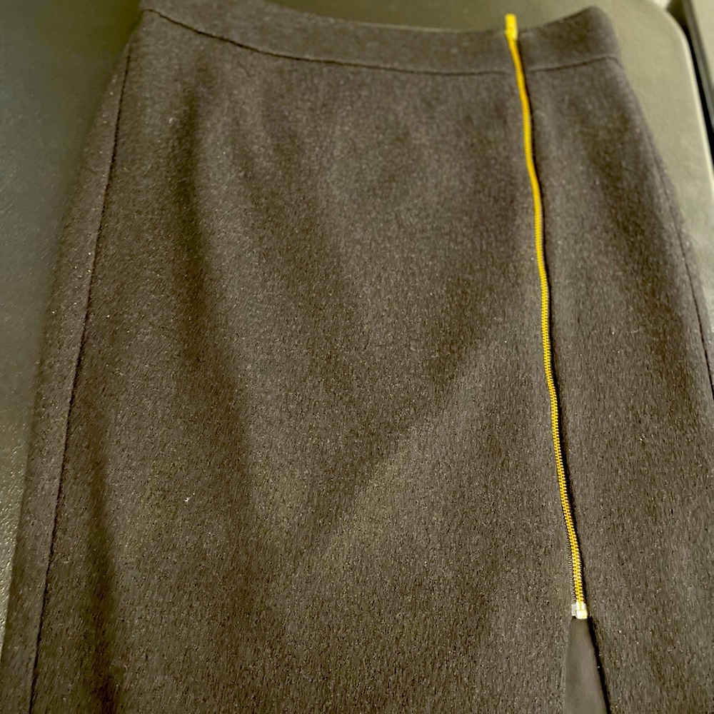 Wool blend pencil skirt w/front zip